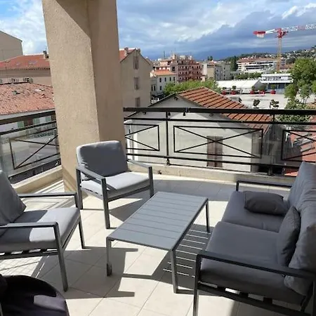 Apartment T2 Lumineux A Pied Terrasse Piscine